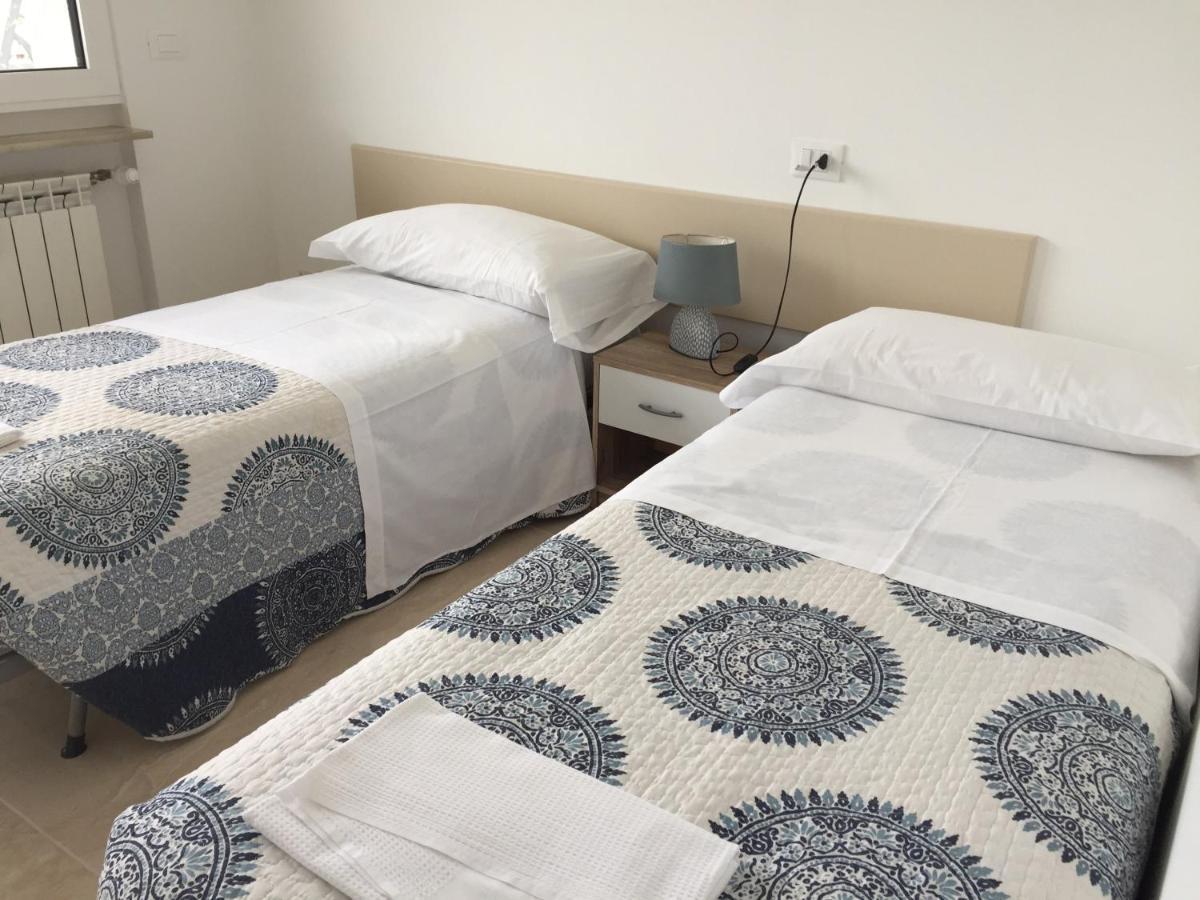 Attico Tacito Apartment Ventimiglia Bagian luar foto