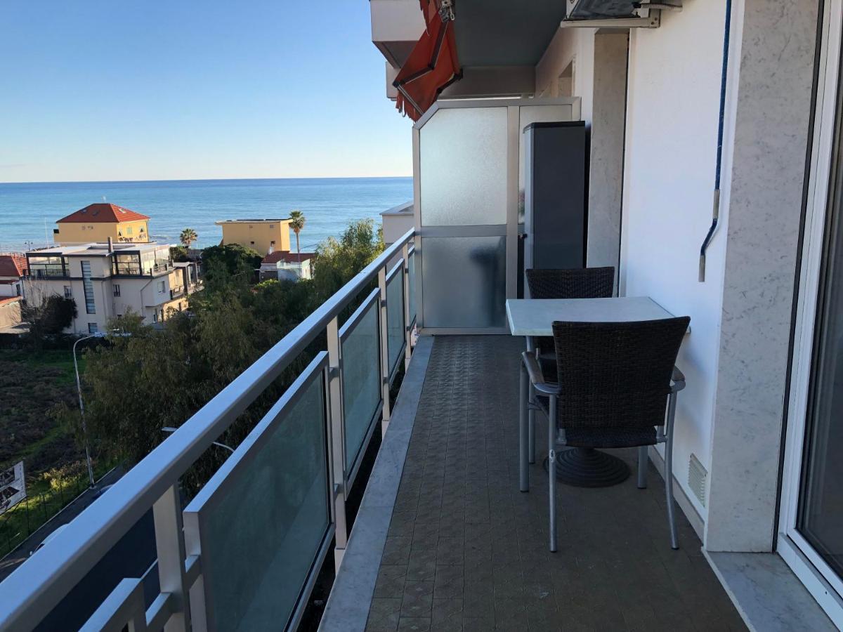 Attico Tacito Apartment Ventimiglia Bagian luar foto